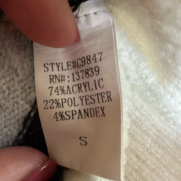 Pink Lily Women’s Long Sweater or Dress in chevron pattern. Size Small - Picture 5 of 7